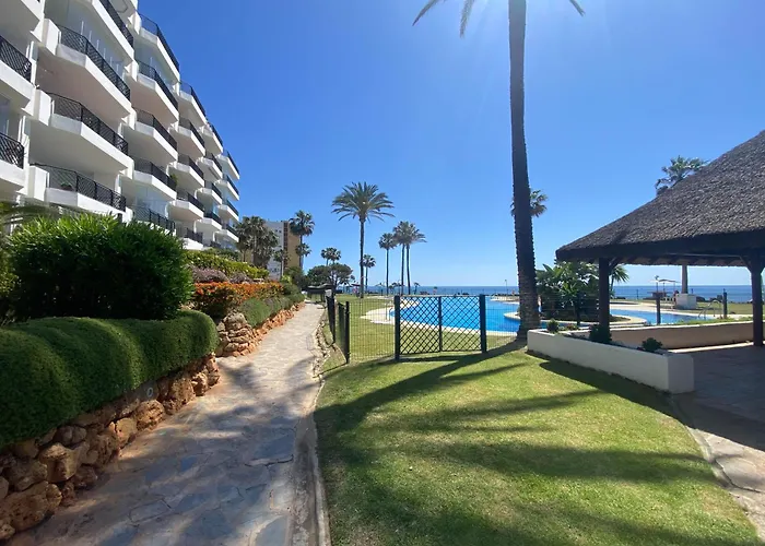 Apartment Frontline Ground Floor With Privet Garden, Mi Capricho 16 Mijas